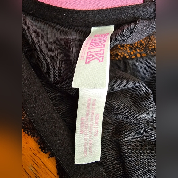 PINK VICTORIAS SECRET Lacy Black Push Up Date Bra, Front Clasp Size 32DDD - Picture 5 of 5